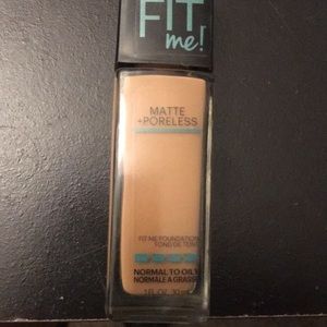 Maybelline fit me matte and poreless foundation